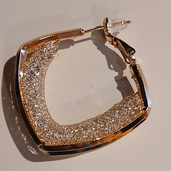 ✨️Gold Vermeil 4 side Gold Tone Mesh Post Earrings✨️ - Picture 6 of 15